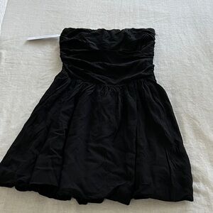Princess Polly Black Strapless Dress ,Amazing material !Just Looks wrinkled soft